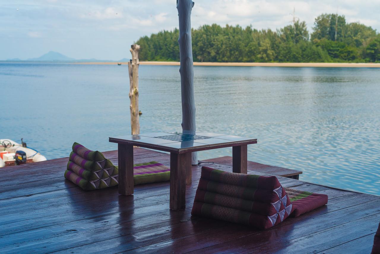 Sincere Hostel Bar And Bistro Ko Lanta 外观 照片