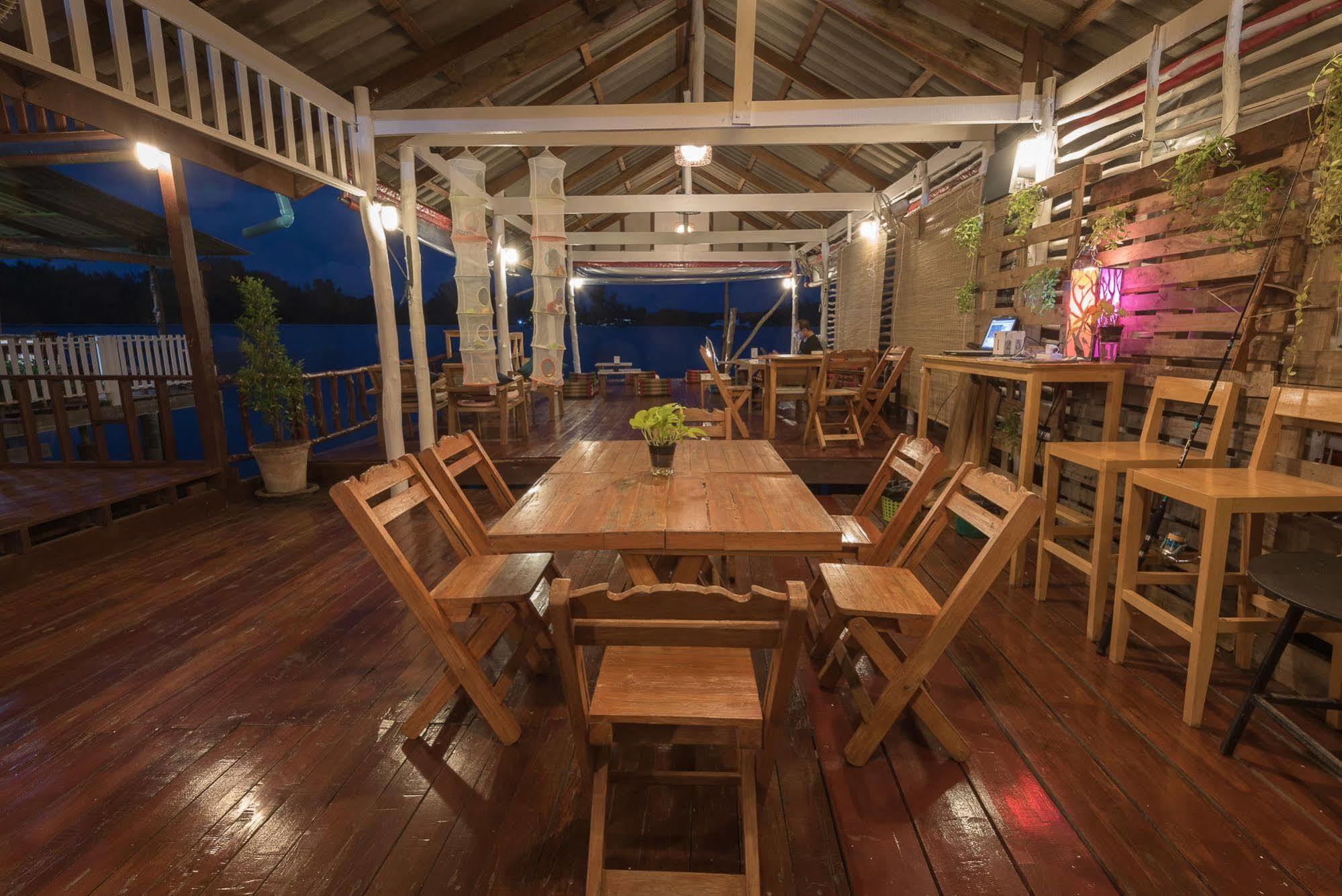 Sincere Hostel Bar And Bistro Ko Lanta 外观 照片