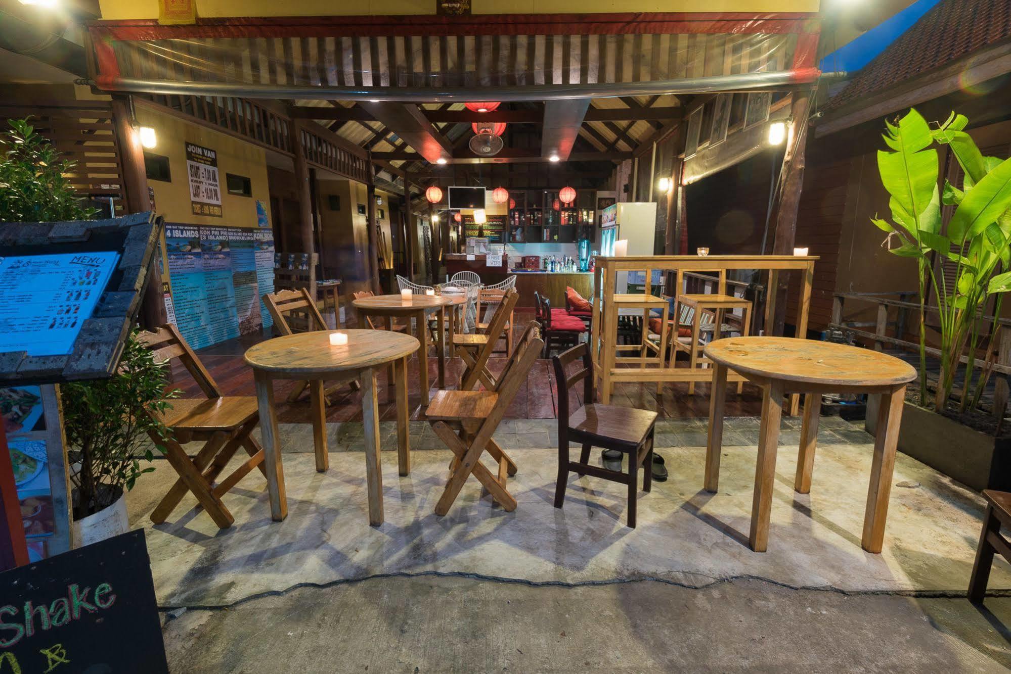 Sincere Hostel Bar And Bistro Ko Lanta 外观 照片