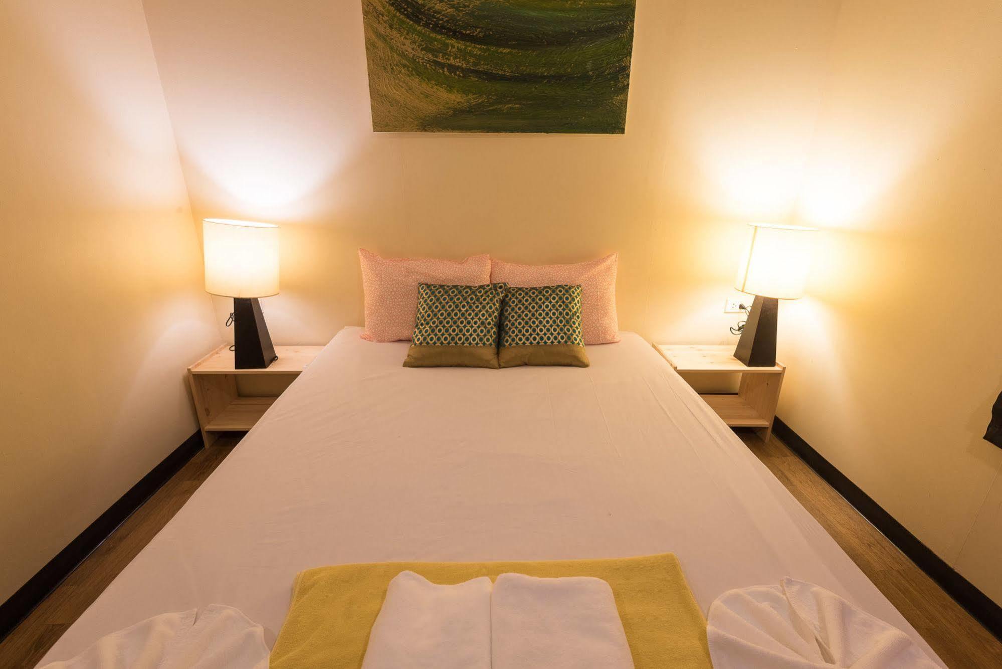 Sincere Hostel Bar And Bistro Ko Lanta 外观 照片